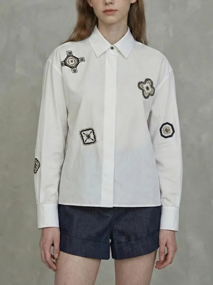 Chemisier pour femme blanc à motif géométrique brodé, col rabattu, manches longues, simple boutonnage, style décontracté
