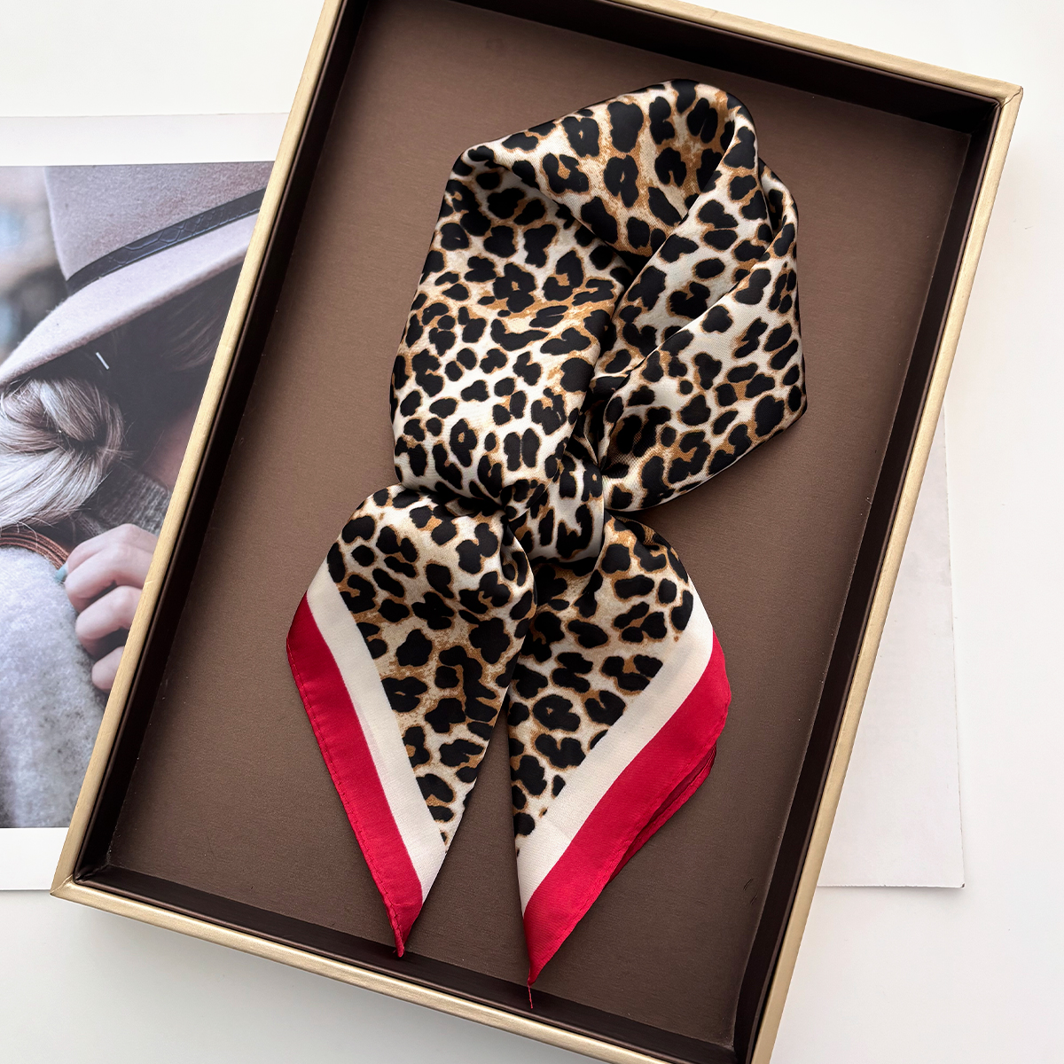 Foulard de luxe léopard pour femme, imitation soie, carré, bandeau, bandana, écharpe de cou, bandeaux pour la tête, été 2026