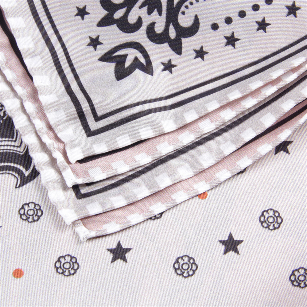 Marque foulards en soie selle imprimé sergé foulard en soie femmes châles Design de luxe Hijab mode carré frisé écharpe foulard