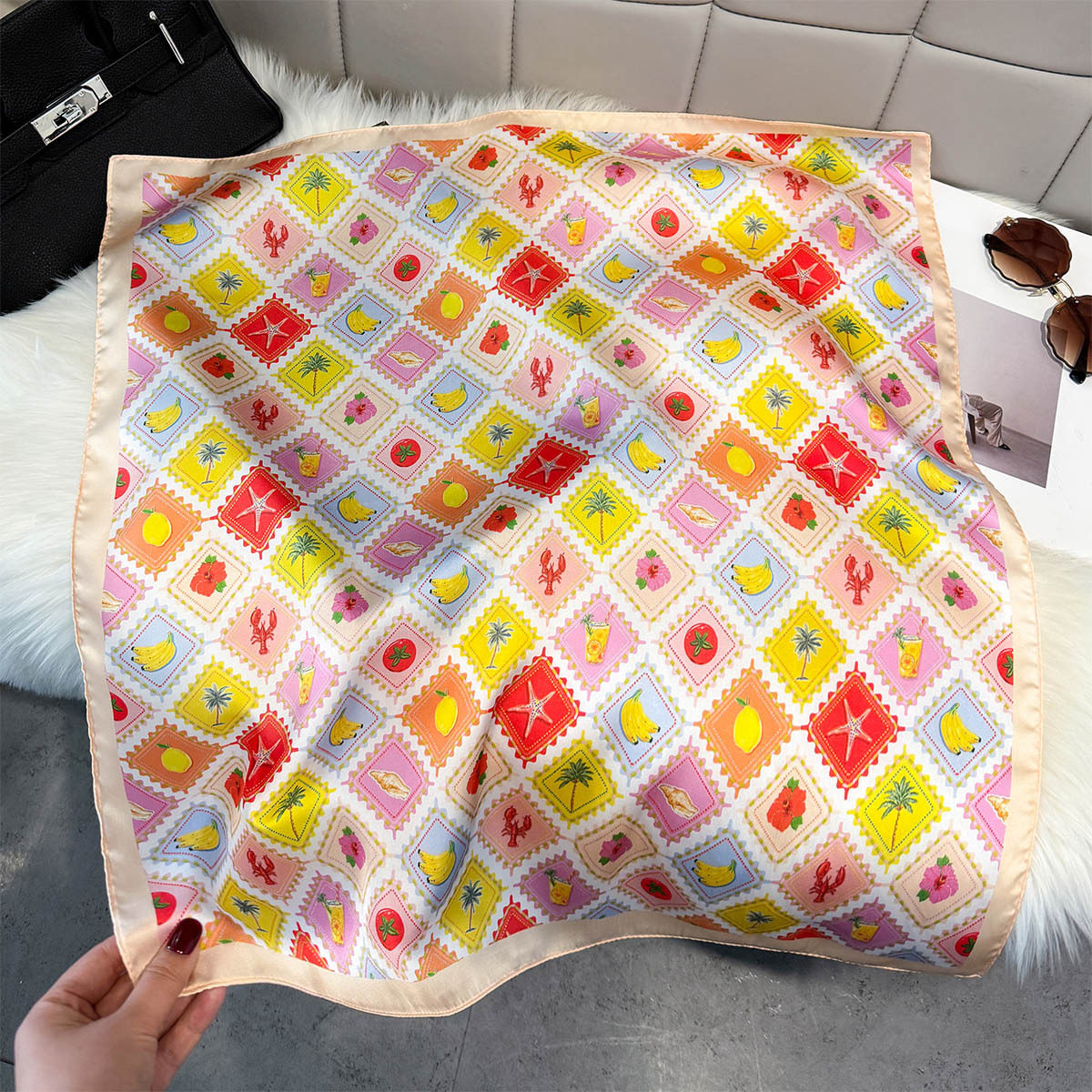 Nouvelle écharpe légère d'été à imprimé floral en fausse soie, petit foulard carré 70 cm, châle décoratif, cache-cou double usage pour femme