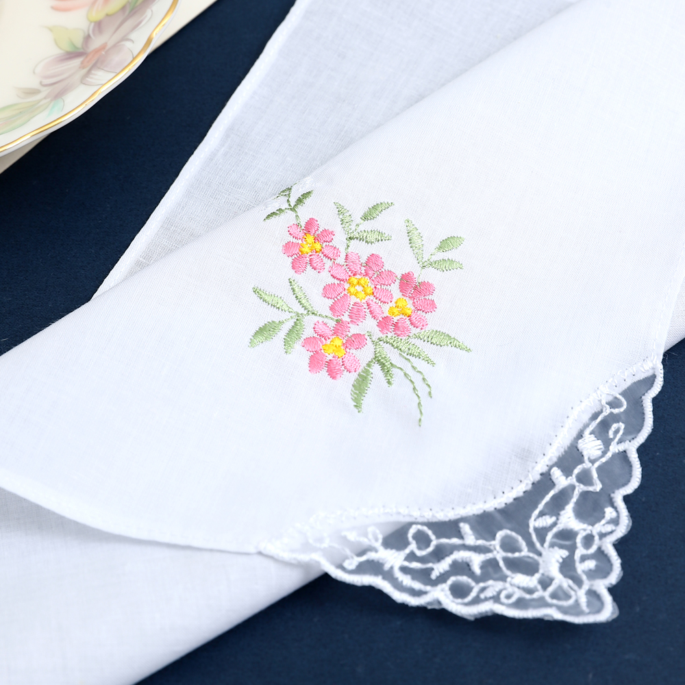 Lot de 12 mouchoirs brodés en dentelle élégante pour femme, mouchoirs en pur coton, fins et doux, souvenirs de mariée pour la saison du mariage, cadeaux pour la fête des mères