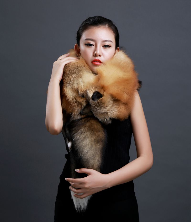 Hiver chaud grand col de fourrure de renard véritable manteau de fourrure naturelle foulards de luxe femmes hommes vestes capuche châle décor femme cou écharpe enveloppes