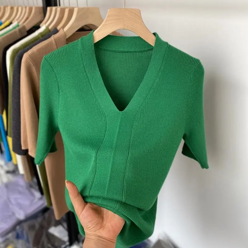 T-shirt basique à col en V et manches courtes, vêtements esthétiques fins, chemisiers d'été pour femmes, vêtements décontractés esthétiques, élégants