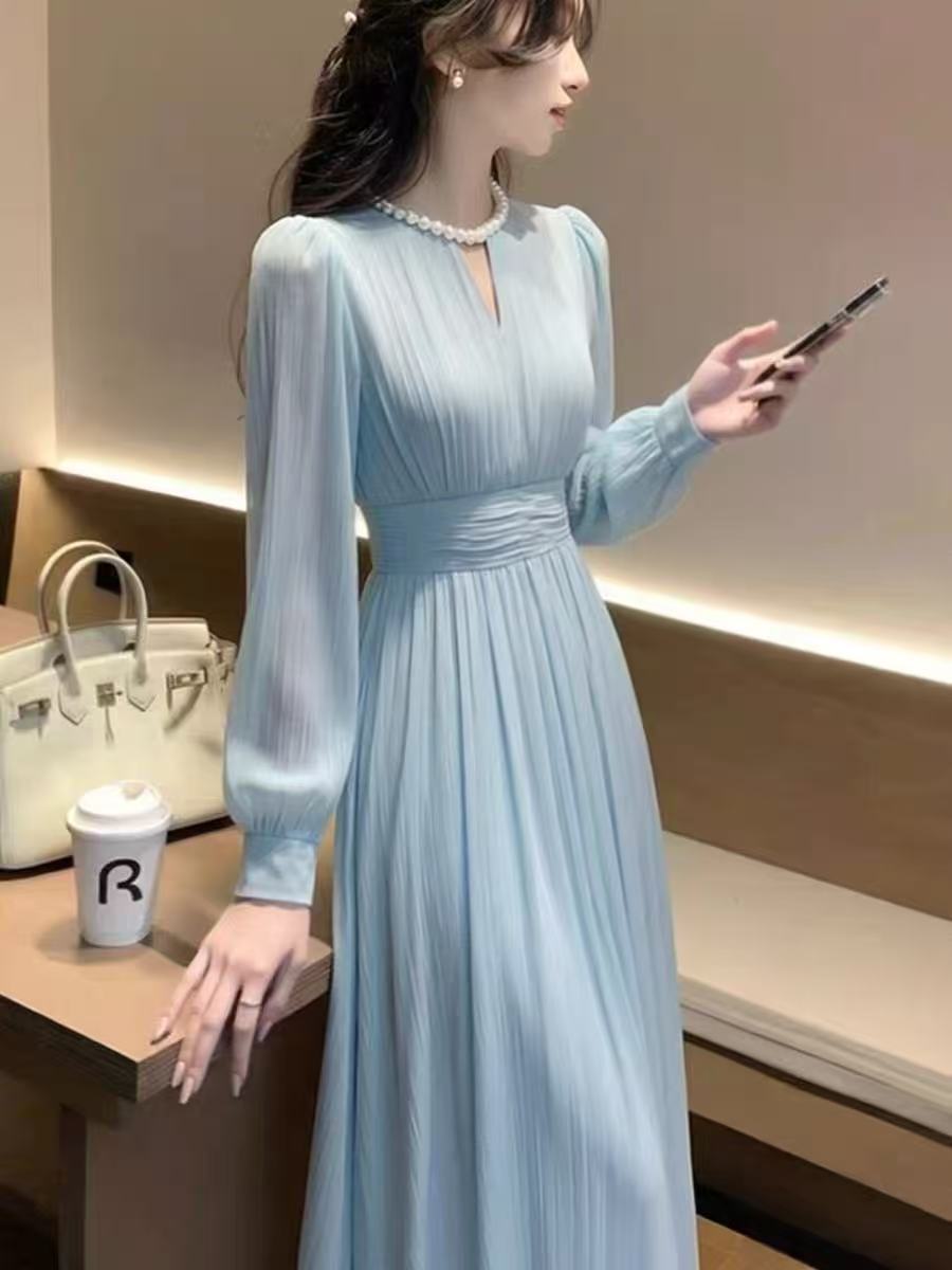 Robe longue française haut de gamme nouvelle collection printemps 2026, manches longues, taille cintrée, en mousseline, élégante et raffinée