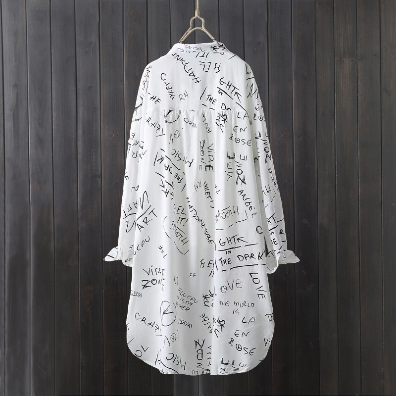 Chemise à manches longues pour femmes printemps et été lettre imprimée lâche protection solaire cardigan chemise haute manteau mince mi-long