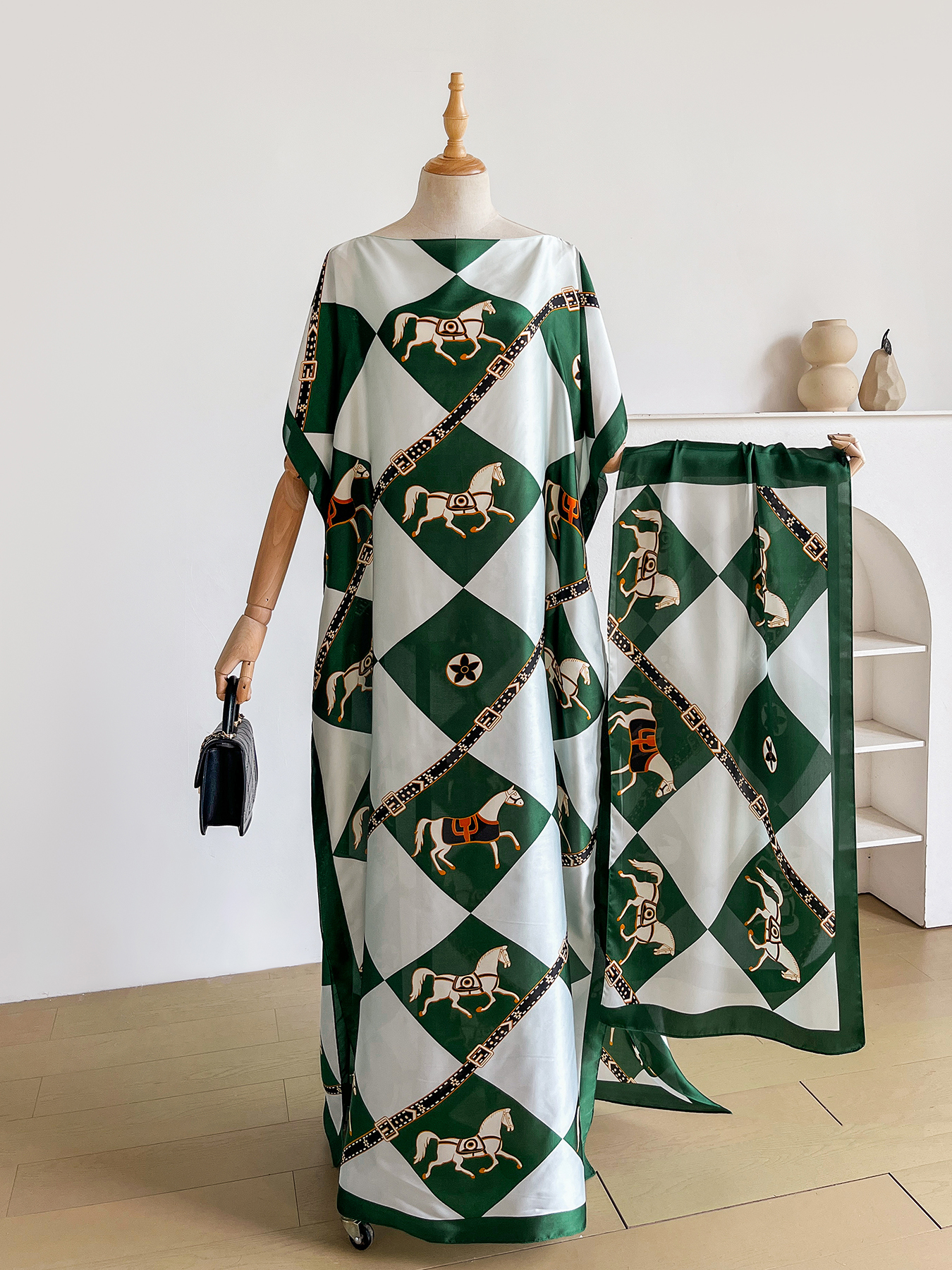 Ensemble Abaya en satin de soie imprimé chevaux de luxe avec hijab assorti, robe maxi kaftan ample à manches chauve-souris pour femmes musulmanes africaines