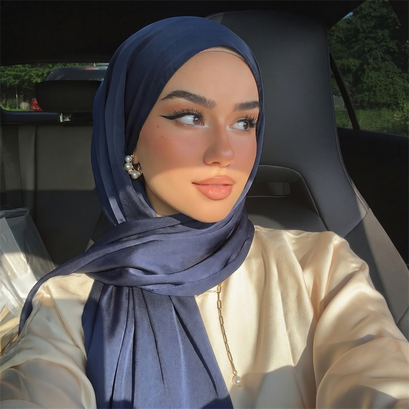 Hijab et Foulard en Satin pour Femme, Châle de Luxe Brillant en Viscose, Voile Musulman Lisse, Turban Islamique Couleur Unie, Idéal pour le Quotidien et les Fêtes