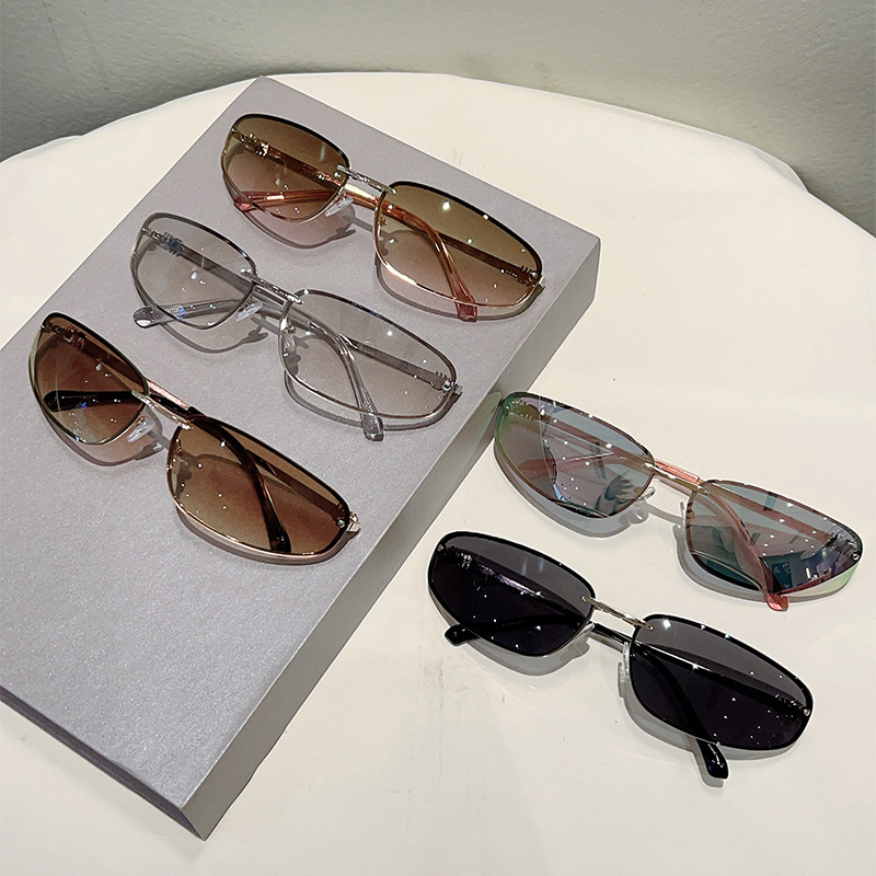 Nouvelles lunettes de soleil Y2K roses effet miroir pour femmes, monture carrée vintage en alliage argenté, tendance, sexy, pour l'extérieur, protection UV400