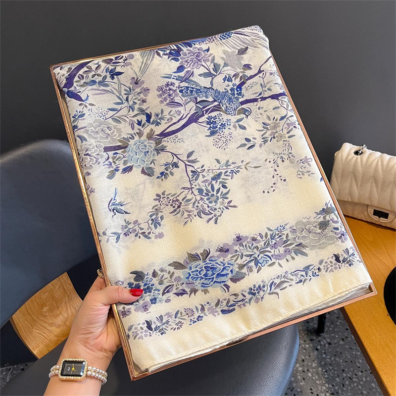 Foulard en coton pour femmes, châles et enveloppes Hijab de plage, marque de luxe, fleur, Bandana de styliste, nouvelle collection printemps 2024