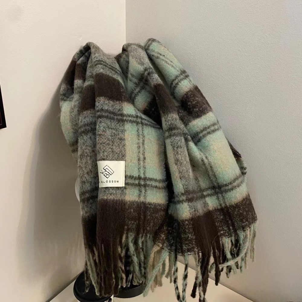 Automne et hiver nouveau produit atmosphère rétro couleur café écharpe à carreaux hommes et femmes Ramen Mohair élargi écharpe épaissie