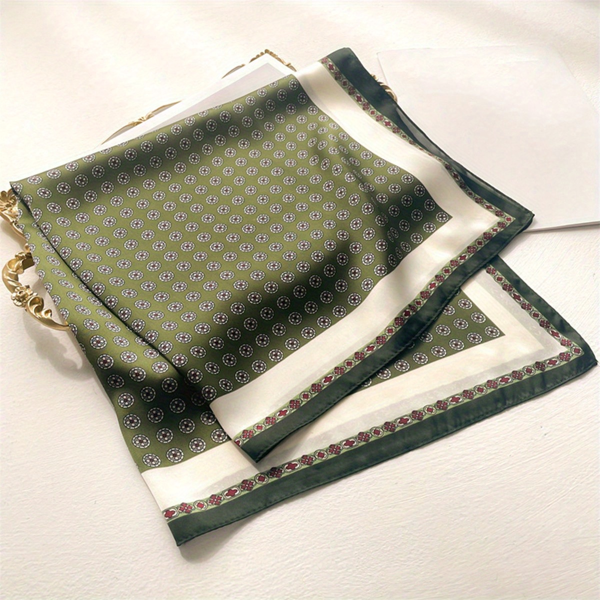 1 foulard à larges bords en imitation soie imprimé paisley pour hommes, foulard pour hommes, adapté aux occasions décontractées, aux activités de plein air,