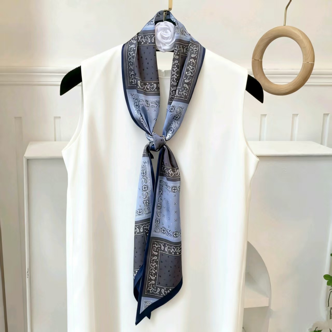 Nouvelles écharpes longues de luxe pour femmes, bandeau rétro, foulard imitation soie, ruban à nouer autour du cou, ceinture florale tendance pour poignet, mouchoir de cou