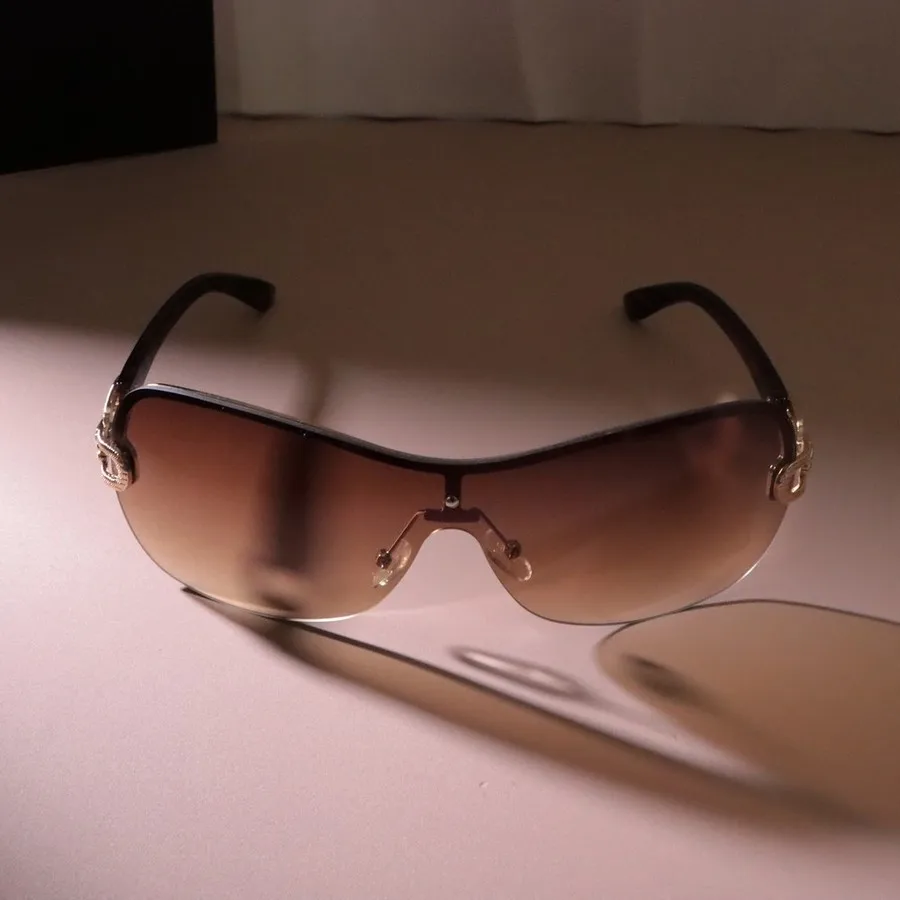 Lunettes de soleil carrées de luxe à grand cadre pour hommes et femmes, lunettes de soleil mignonnes, marque de créateur, miroir de couleurs pour hommes et femmes