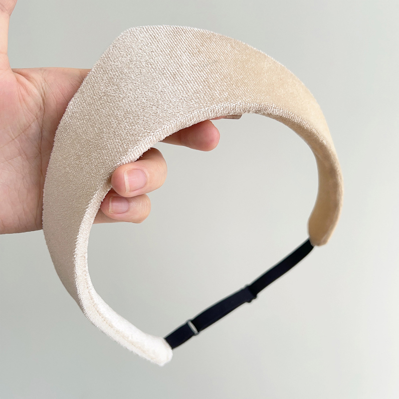 Bandeau en velours pour femmes européennes et américaines 2025, nouveau bandeau en épingle à cheveux rétro britannique pour filles, couvre-chef de loisirs à domicile