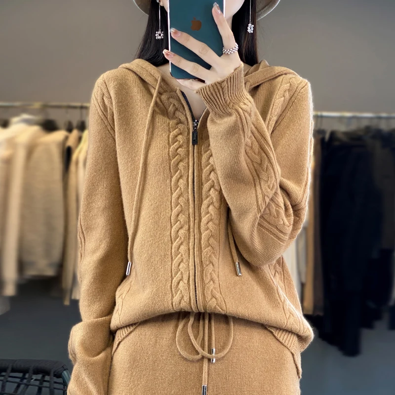 Ensemble 2 pièces pour femme en cachemire pur : cardigan à capuche avec motif floral torsadé, pull ample et pantalon large en mélange de laine