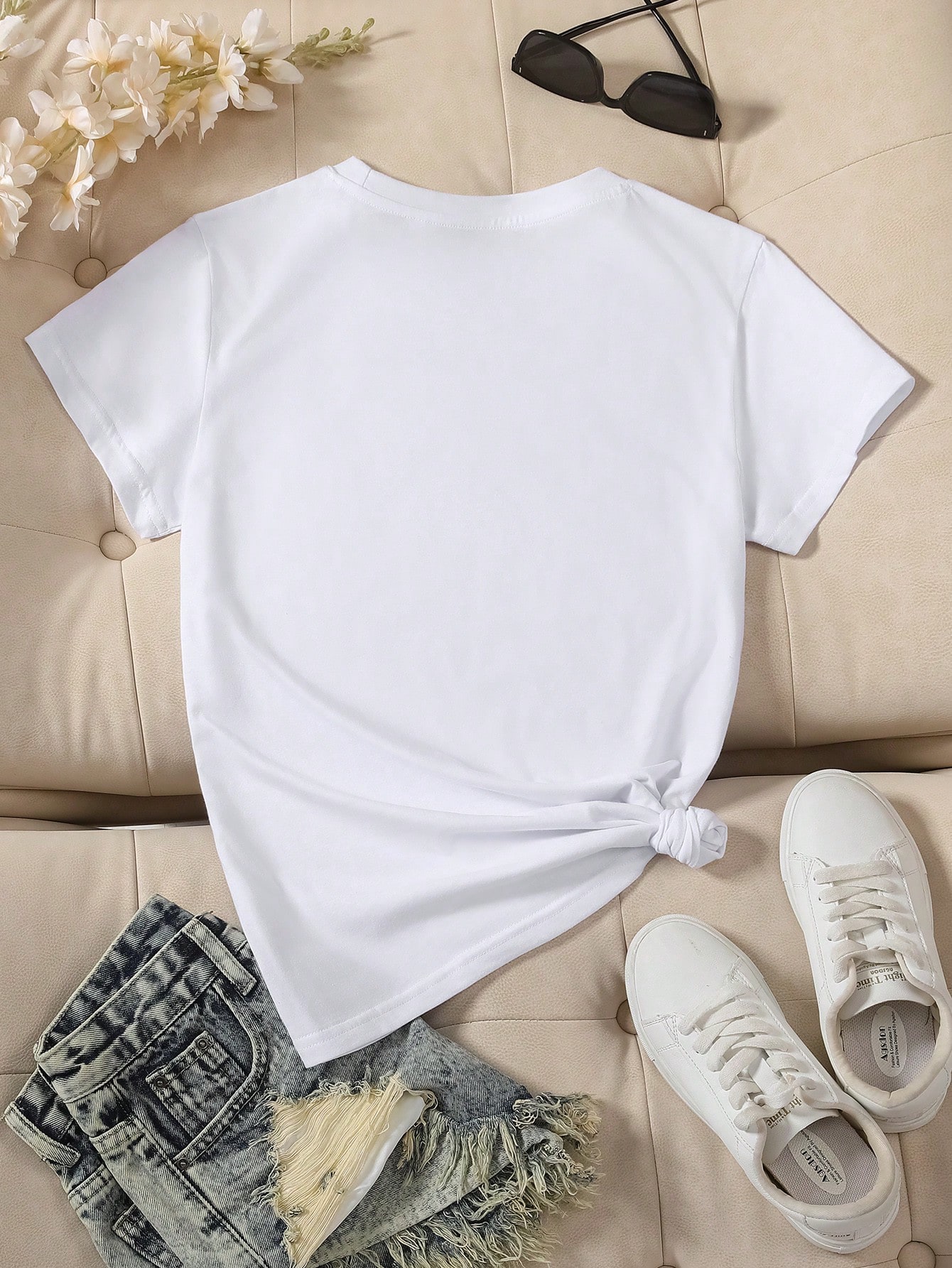 2025 nouveau femmes mignon chat motif graphique à manches courtes T-Shirt col rond décontracté T-Shirt hauts Cool imprimé femmes t-shirts