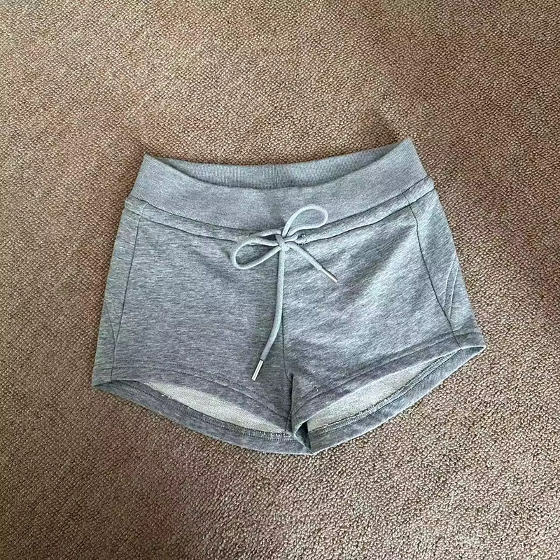 Shorts gris sportifs taille basse coupe droite pour femme – Pantalon décontracté d'été avec cordon de serrage – Hot Pants tendance