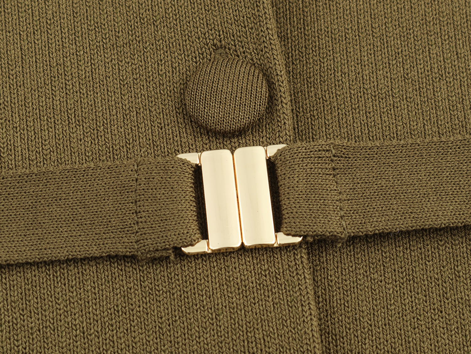 Cardigan confortable et polyvalent pour femmes, vêtements de style doux, haut de gamme, coupe cintrée, ensemble jupe MIDI simple, nouvelle collection 2025