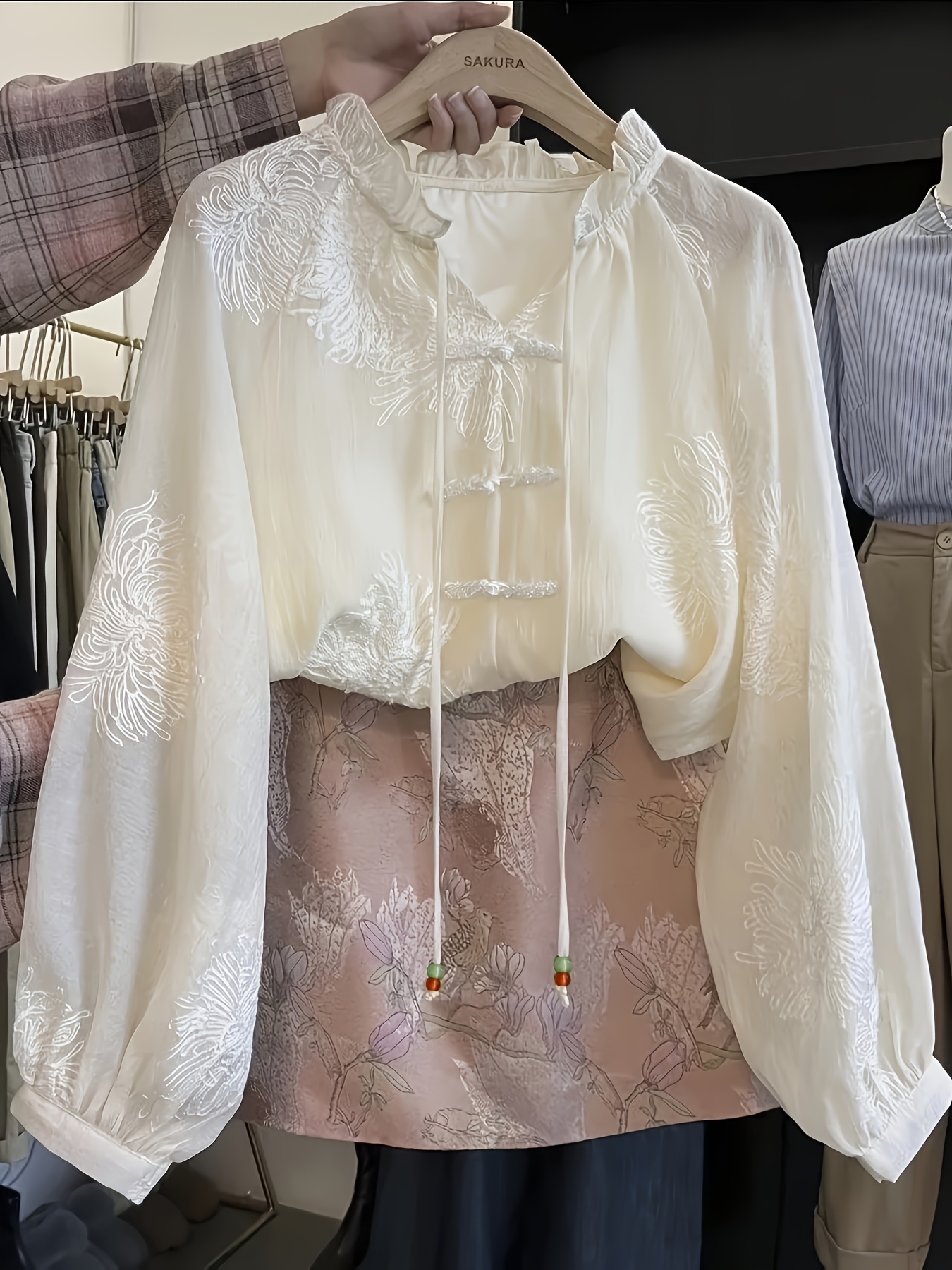 Chemise élégante en dentelle brodée pour femme, style chinois, tendance nationale, boutons, col montant, ceinture, chemise rétro