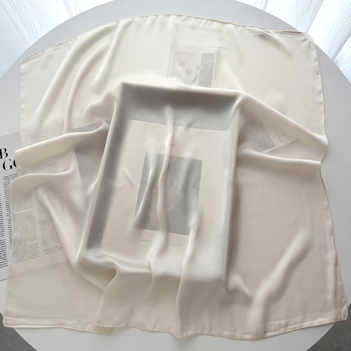 Petit foulard carré en Satin doux de 70cm, imprimé géométrique, Protection du cou, écharpe chauffe-cou polyvalente à la mode