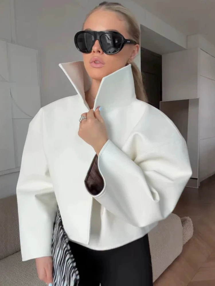 Veste courte décontractée en similicuir blanc à col montant et épaules tombantes pour femme, style coréen, collection 2026, tenue quotidienne
