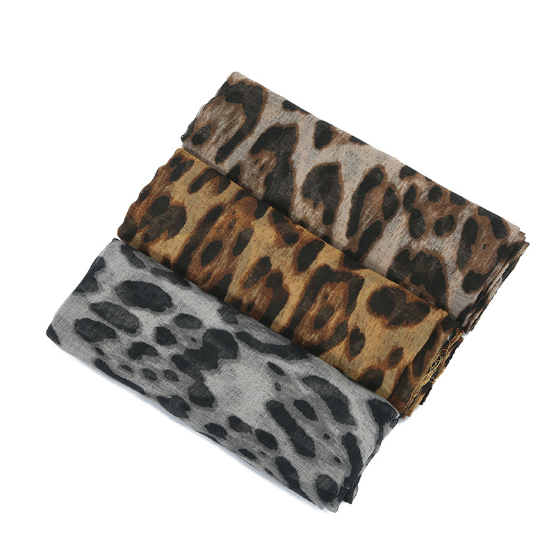 Nouvelle crème solaire Voile mince femmes écharpe été filles classique imprimé léopard foulards doux dame Foulard Viscose femme Wrap châles