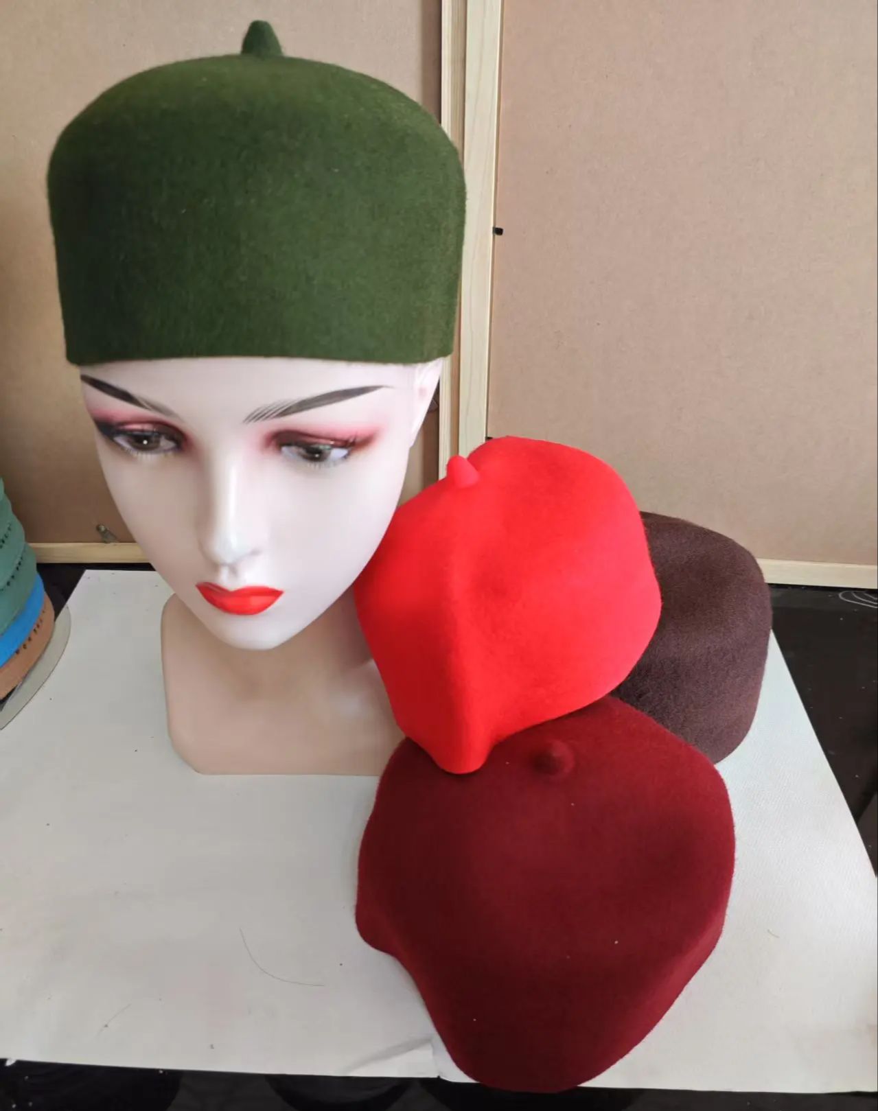 Casquettes musulmanes en feutre de laine pour hommes de prière Eid, chapeaux de soirée de danse sur scène, mode vert rouge Kufi Hijab fait à la main