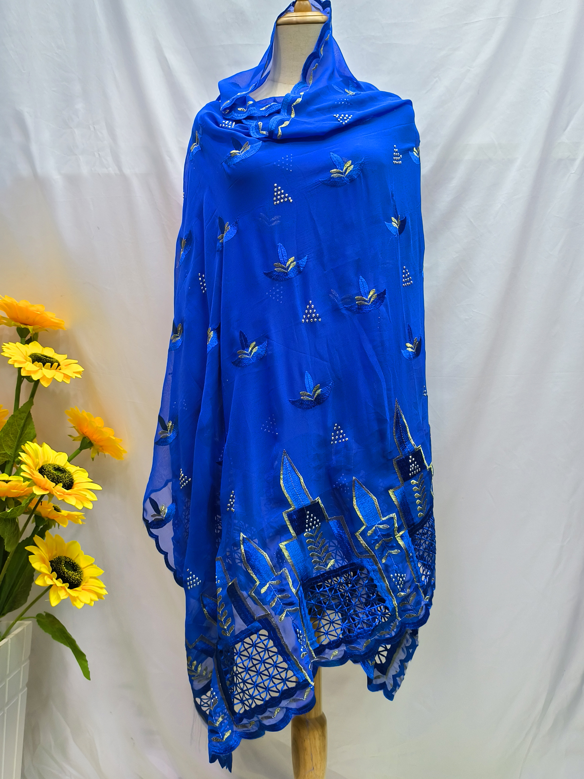 Femmes africaines écharpe châle en mousseline de soie Hallow Out broder Hijabs mode musulmane foulard turquie inde châle pour les femmes arabe 8 pièces