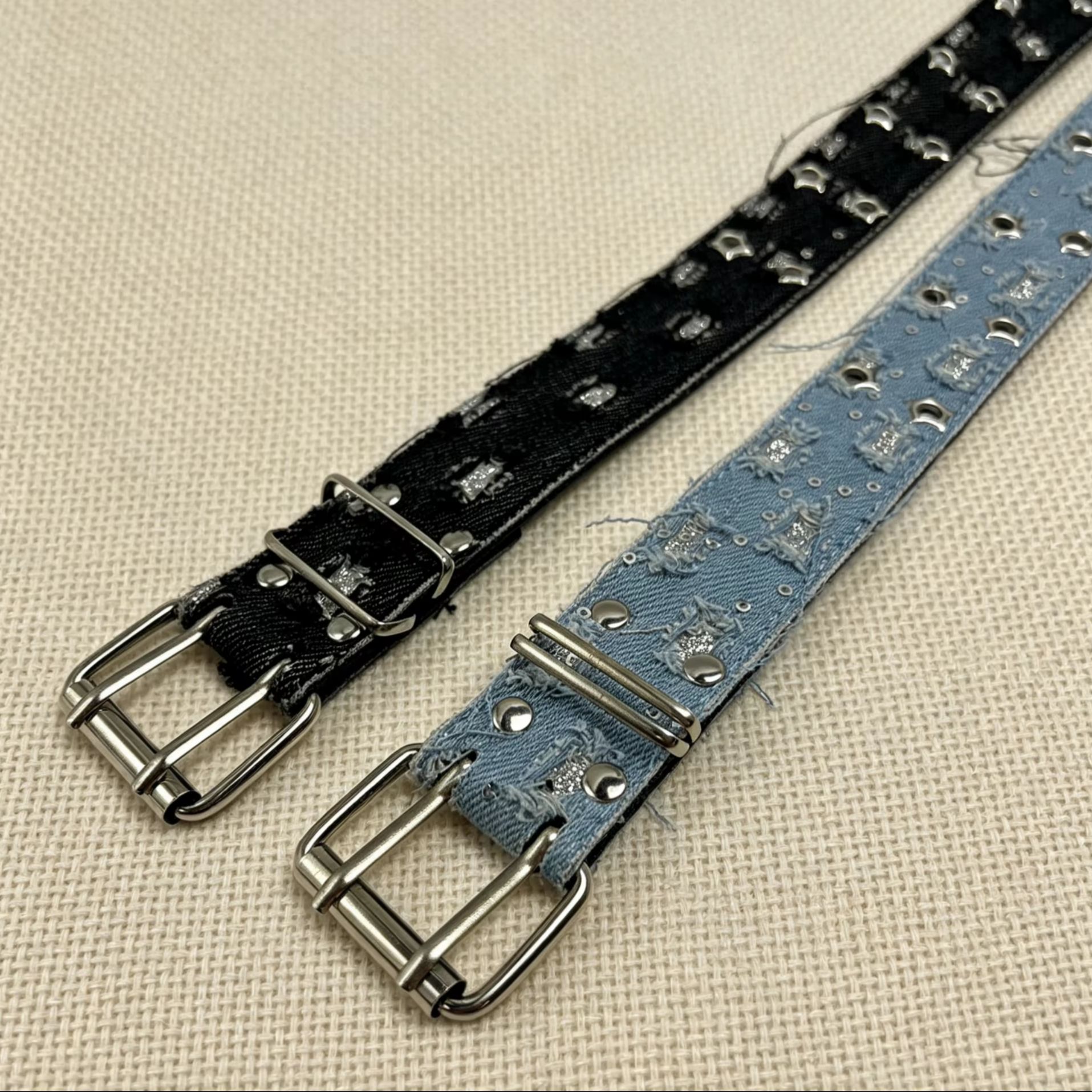 1 ceinture en jean pour femme avec doubles œillets, au style minimaliste, usé et épuré, idéale pour le quotidien
