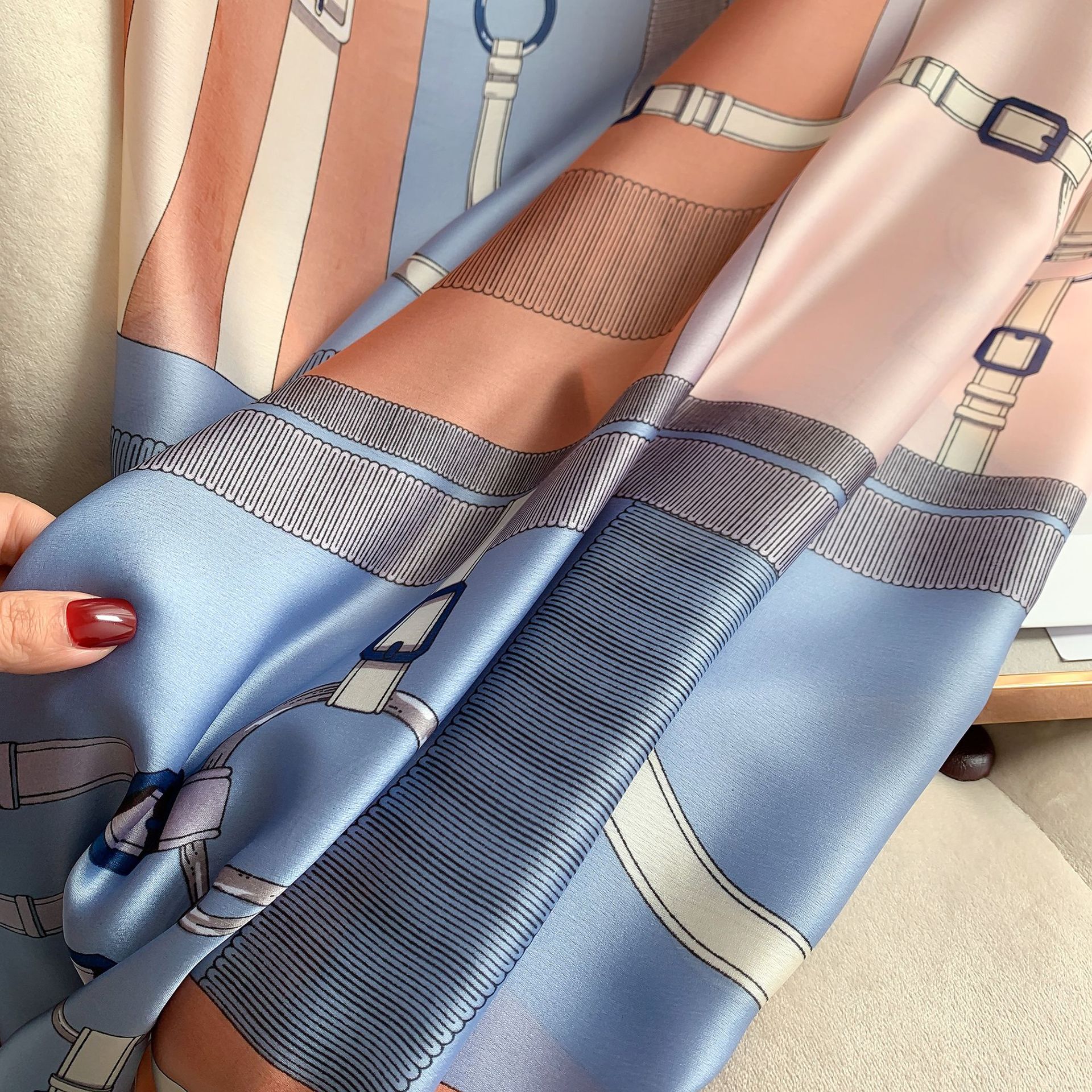 Nouveau foulard long en soie pour femmes, châles de luxe, design, protection solaire, serviette de plage d'extérieur, grand châle uni, turban doux, bandeau, châle de plage