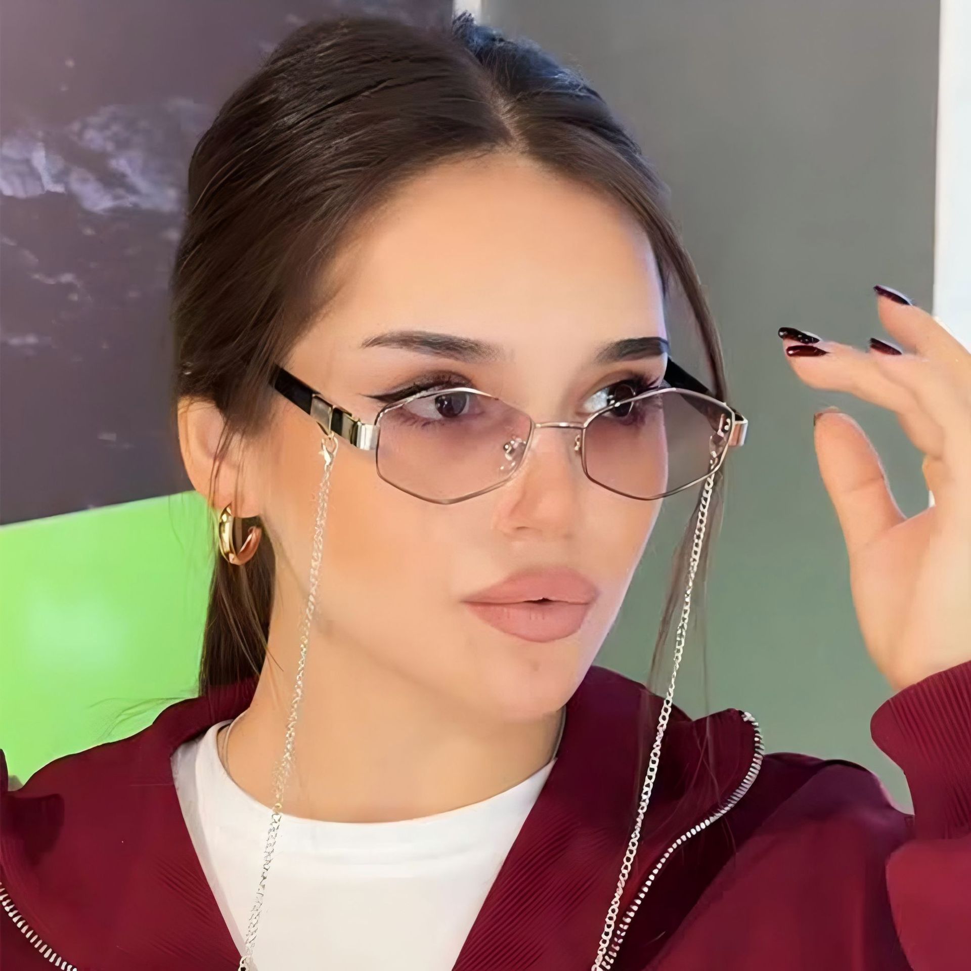 Lunettes de soleil polygonales en métal tendance pour femmes, lunettes de soleil rétro personnalisées style streetwear, lunettes de soleil décontractées avec chaîne pour l'extérieur