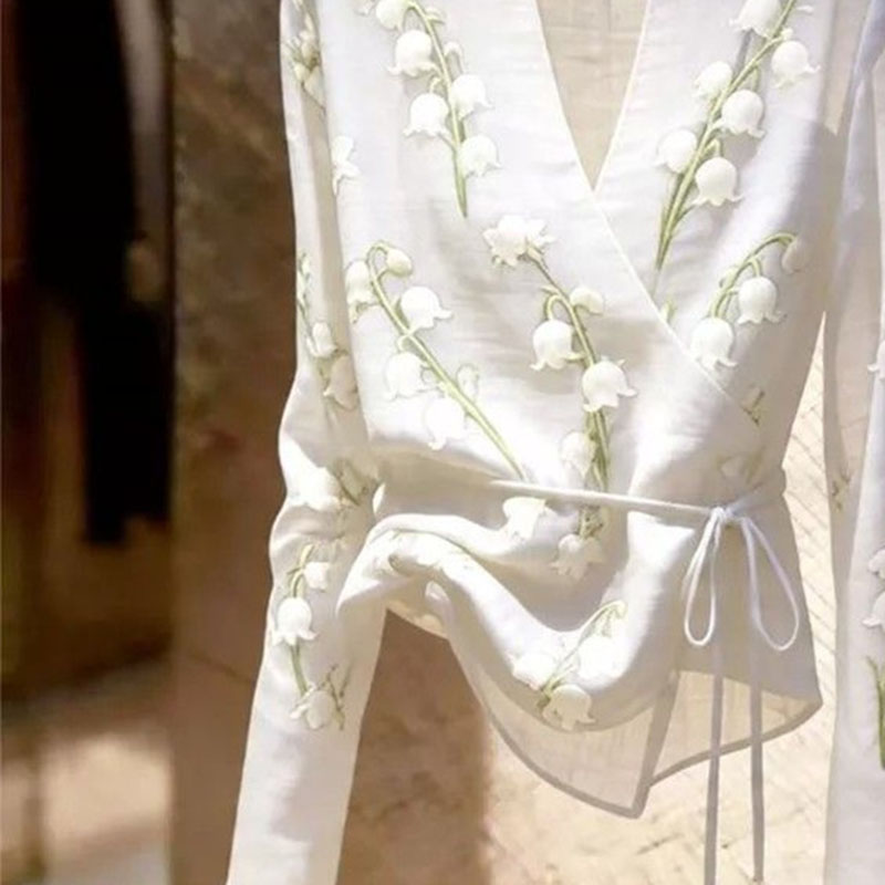 Chemisier élégant pour femme, nouvelle collection été 2026, col en V, design français, imprimé, style tempérament
