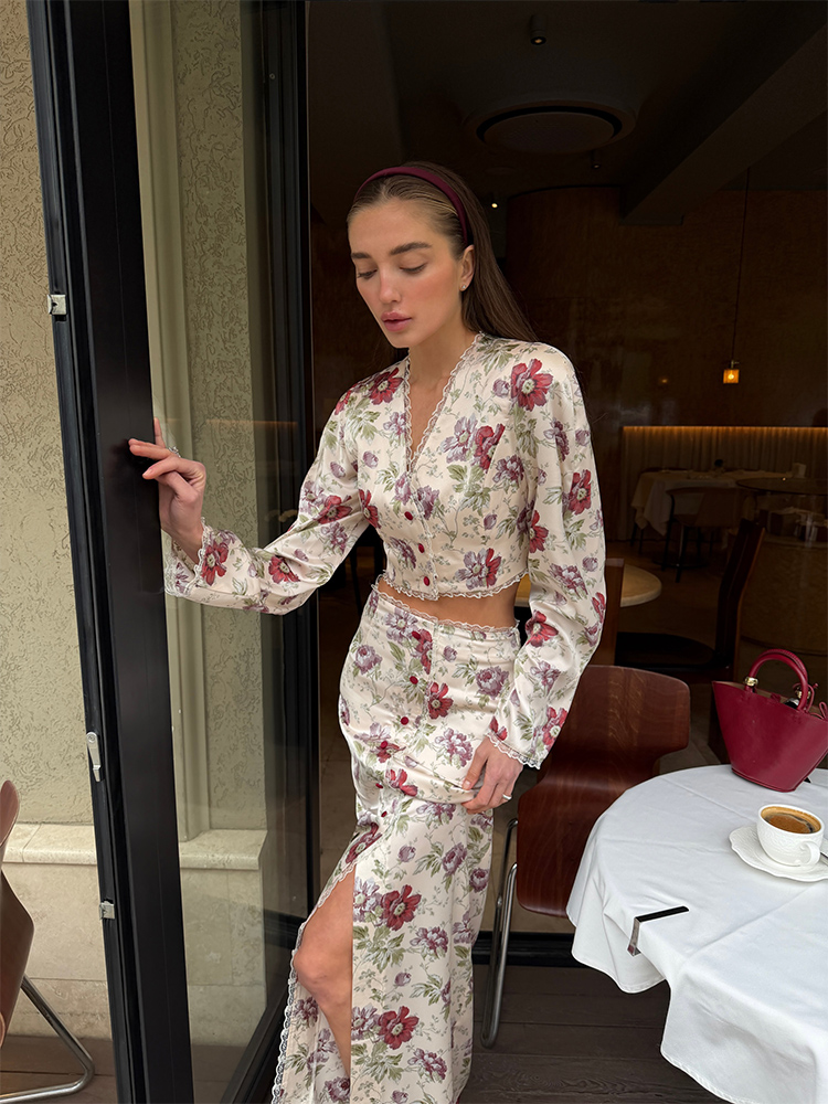 Ensemble 2 pièces imprimé floral pour femme (haut à col en V + jupe fendue) – Tenue décontractée et élégante pour les vacances