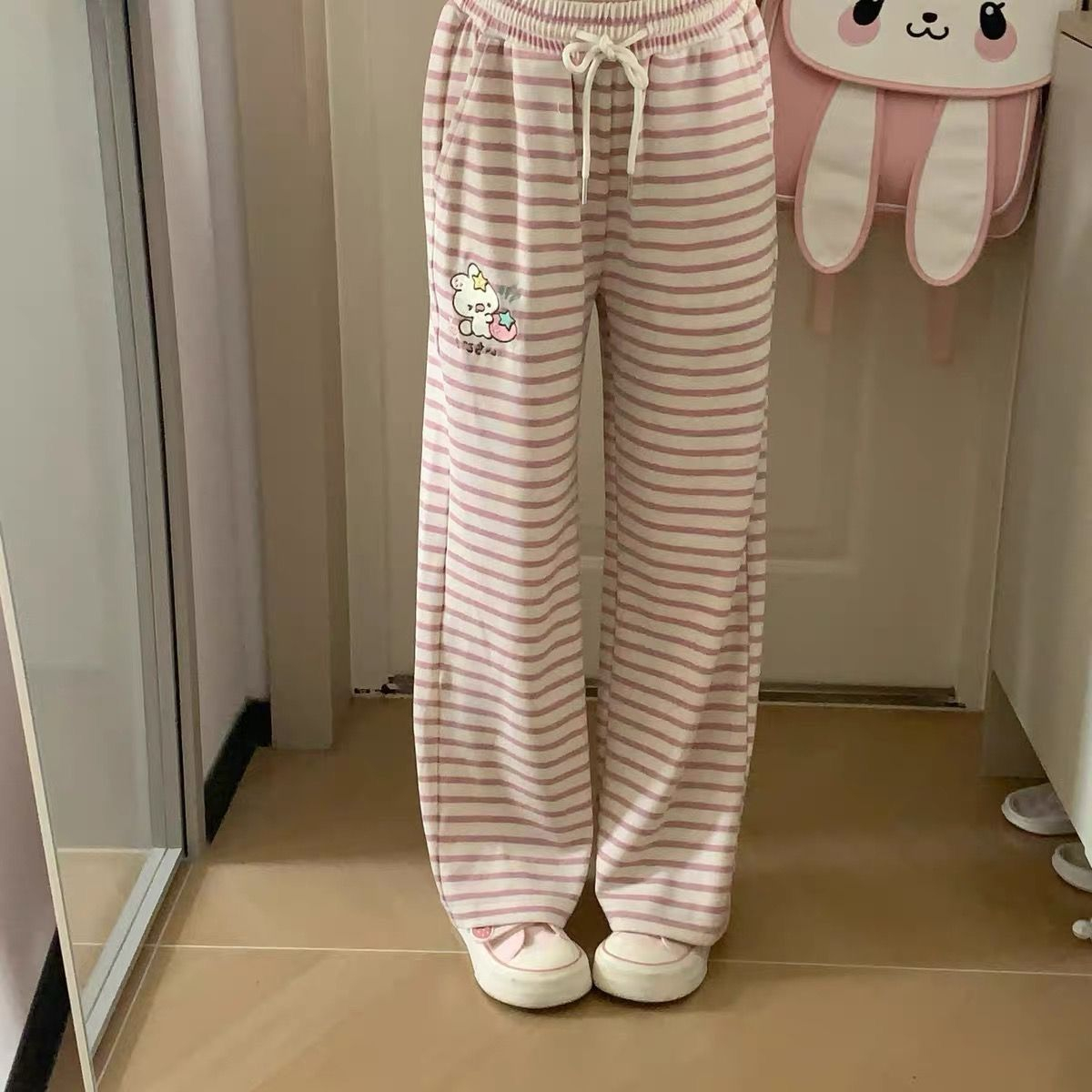 Pantalon droit japonais Kawaii Lolita pour femmes, pantalon décontracté à rayures avec broderie de dessin animé, pantalon féerique mignon esthétique Y2k pour filles