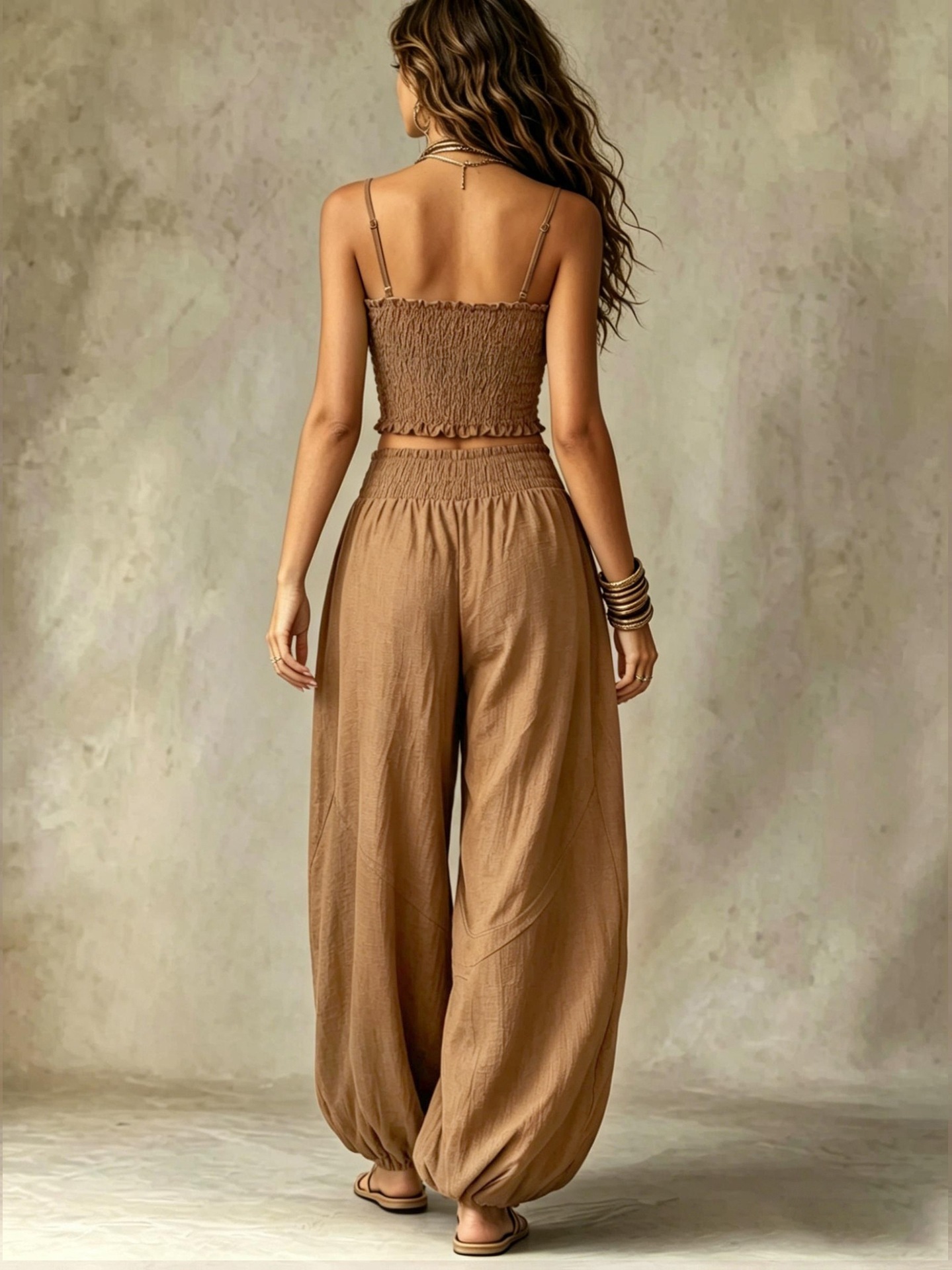 Ensemble 2 pièces tendance pour femme : Haut décontracté à fines bretelles et pantalon lanterne assorti – Tenue estivale
