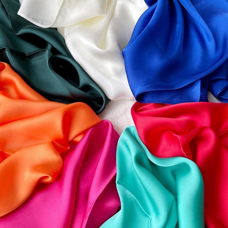 Foulard imprimé pour femme, hijab, bandana, mouchoir, écharpe en soie, châle carré de luxe pour femme, couvre-chef