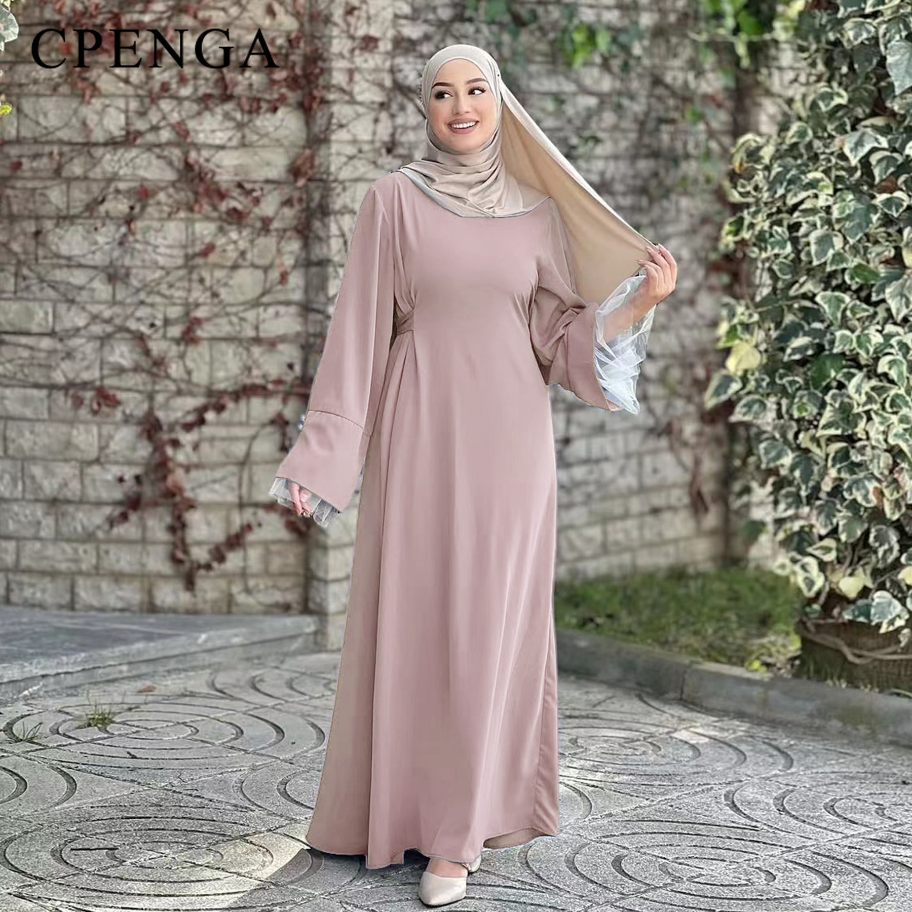 Robe Abaya Élégante pour Femmes Musulmanes Modestes, Collection Ramadan 2025, avec Ceinture au Dos et Manches en Dentelle, Robe Maxi Évasée Islamique
