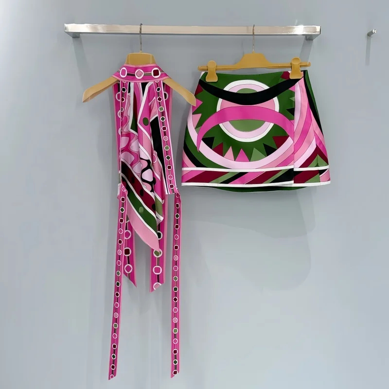 Ensemble haut et mini-jupe pour femme en soie 100% de haute qualité, imprimé abstrait magenta, écharpe et cravate recyclées, collection 2026 TC