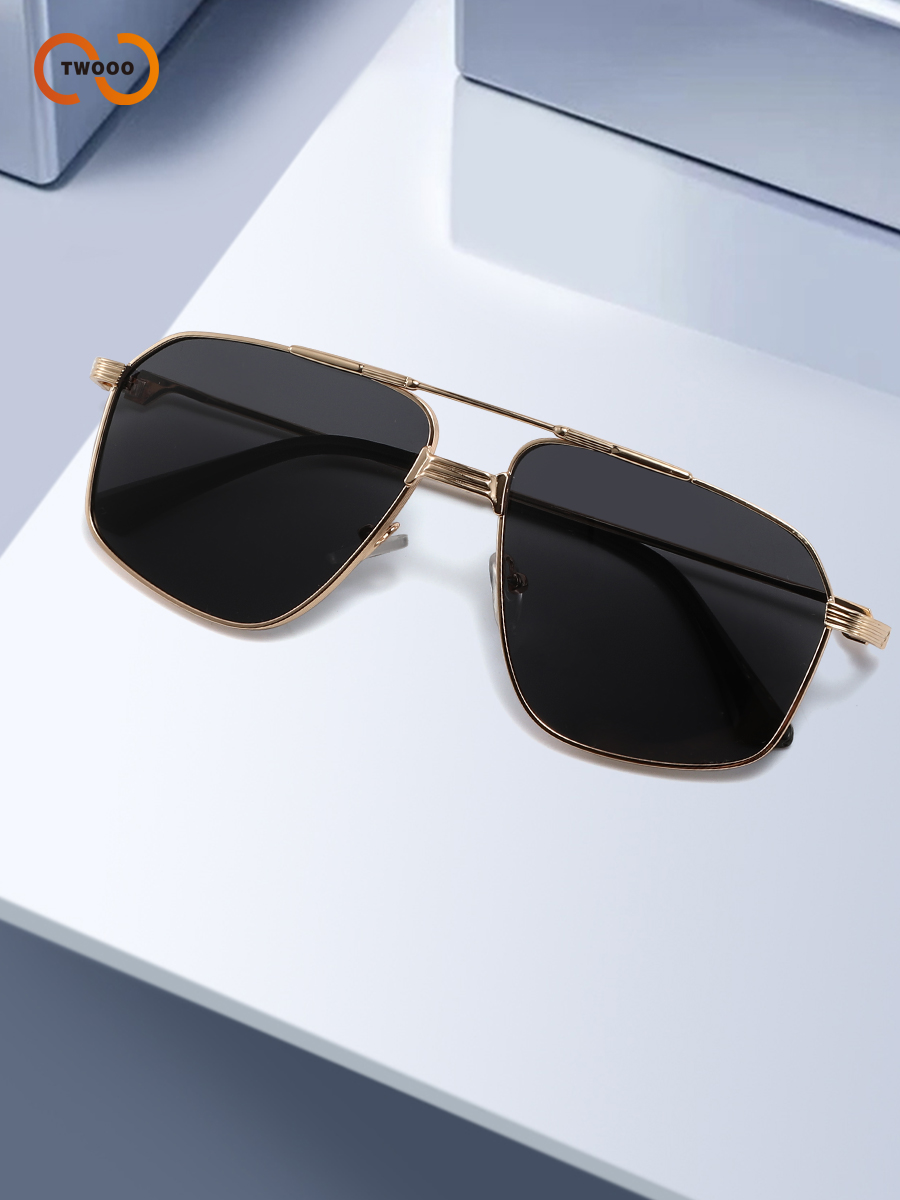 Lunettes de soleil pilote rétro tendance pour hommes, monture en alliage doré et lentille noire, lunettes de conduite carrées vintage cool avec bras antidérapants
