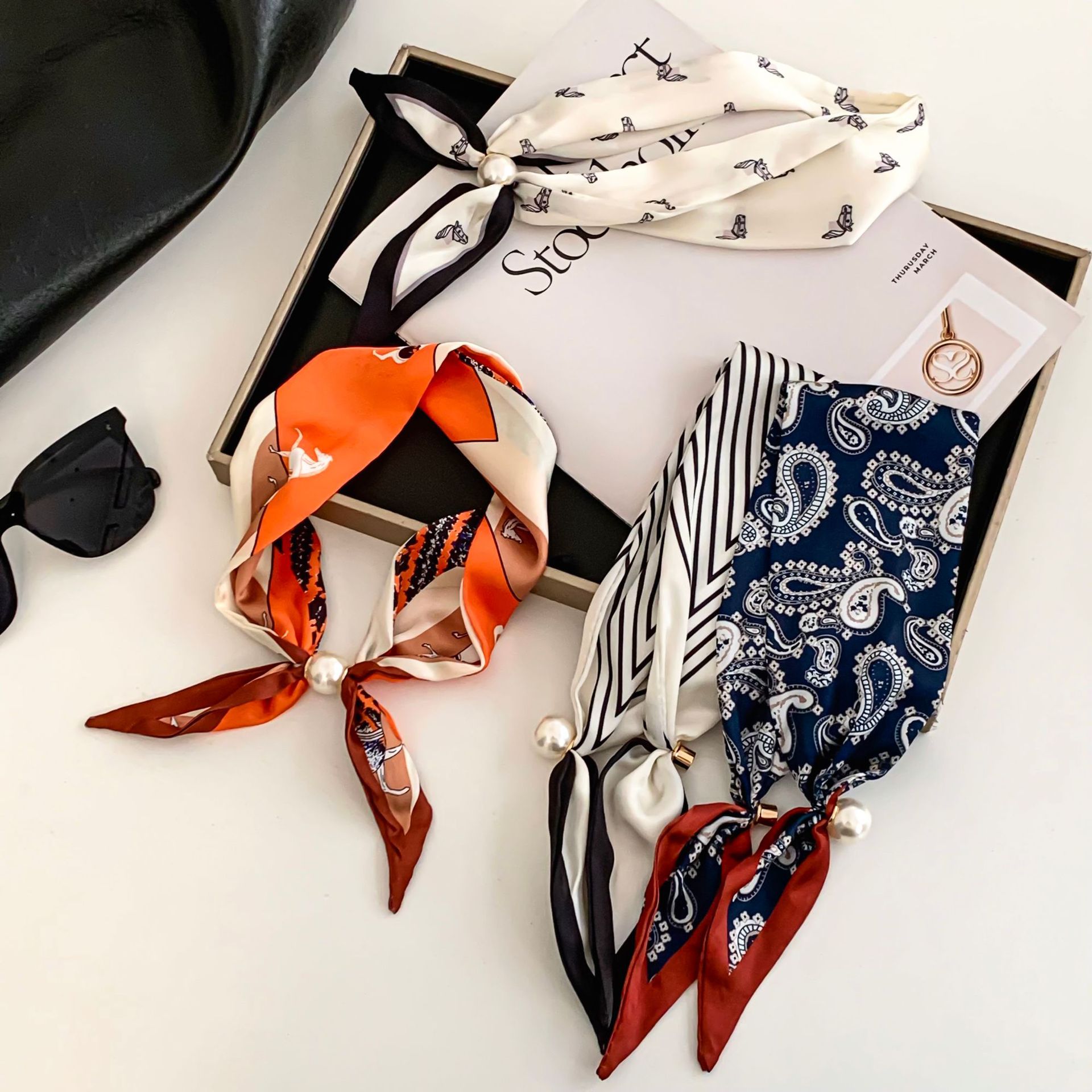 Foulard en soie motif fleur de cajou pour femme, léger et polyvalent, style bandana, pour le quotidien, le bureau, les fêtes, les vacances, style bohème