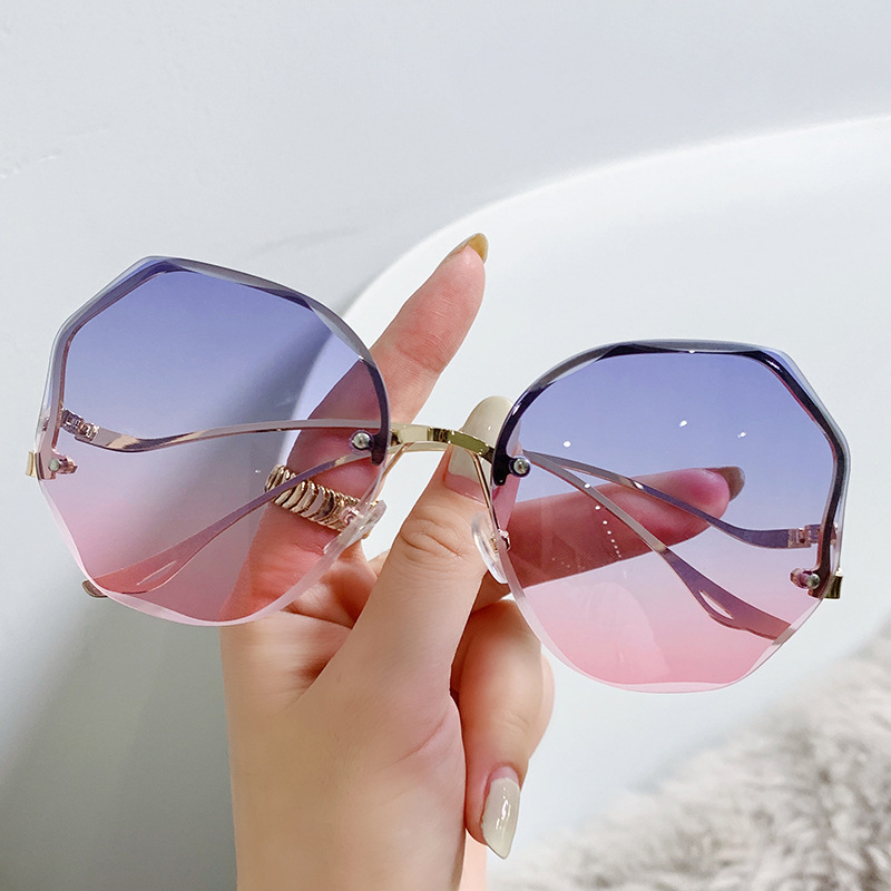 Lunettes de soleil carrées vintage en métal UV400 pour femmes, lunettes de soleil design pour femmes, mode féminine