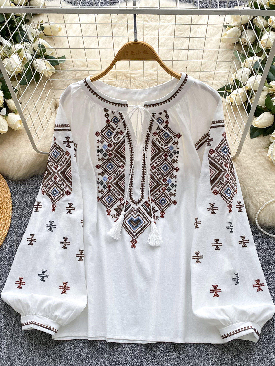 Femmes automne Blouse ample artistique rétro industrie lourde broderie nœud col rond lanterne manches chemise décontracté polyvalent haut BL270