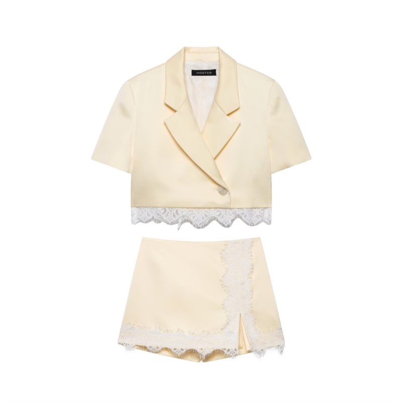 Ensemble jupe en satin pour femme, collection Printemps 2026, 2 pièces : Blazer court croisé et jupe-short contrastante en dentelle, tenue féminine