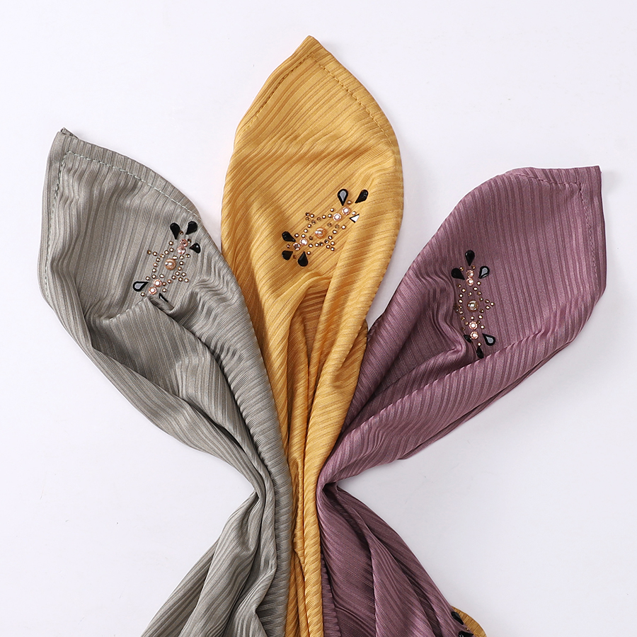Mode côtelé Jersey Hijab musulman plaine écharpe crêpe strass Hijab doux islamique châles enveloppes bandeau pour les femmes