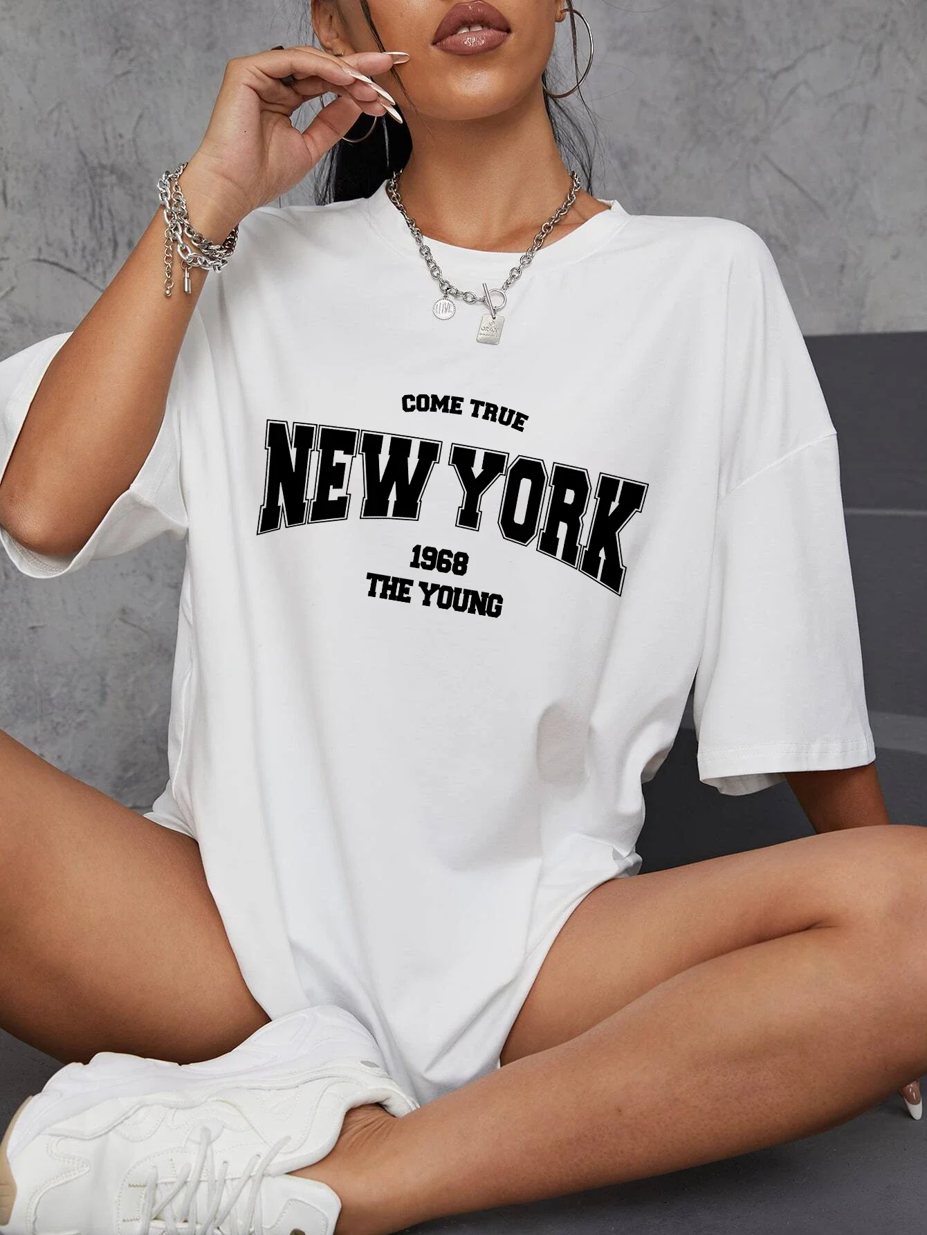 Chemises pour femmes 1968 The New York Is Young femmes t-shirts surdimensionné créativité Streettshirt à manches courtes vêtements graphiques t-shirts