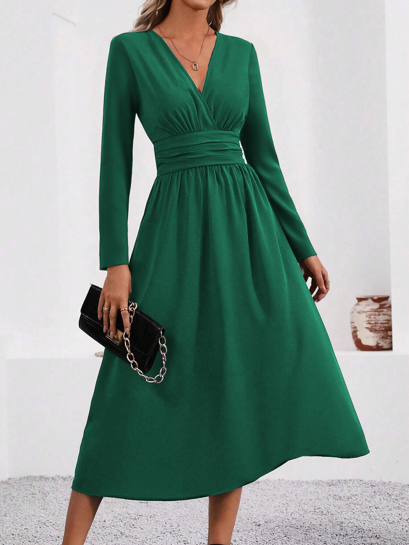 Robe élégante en tricot de couleur unie pour femmes, automne-hiver 2021, col en v, manches longues avec taille froncée, moulante, longue robe Maxi