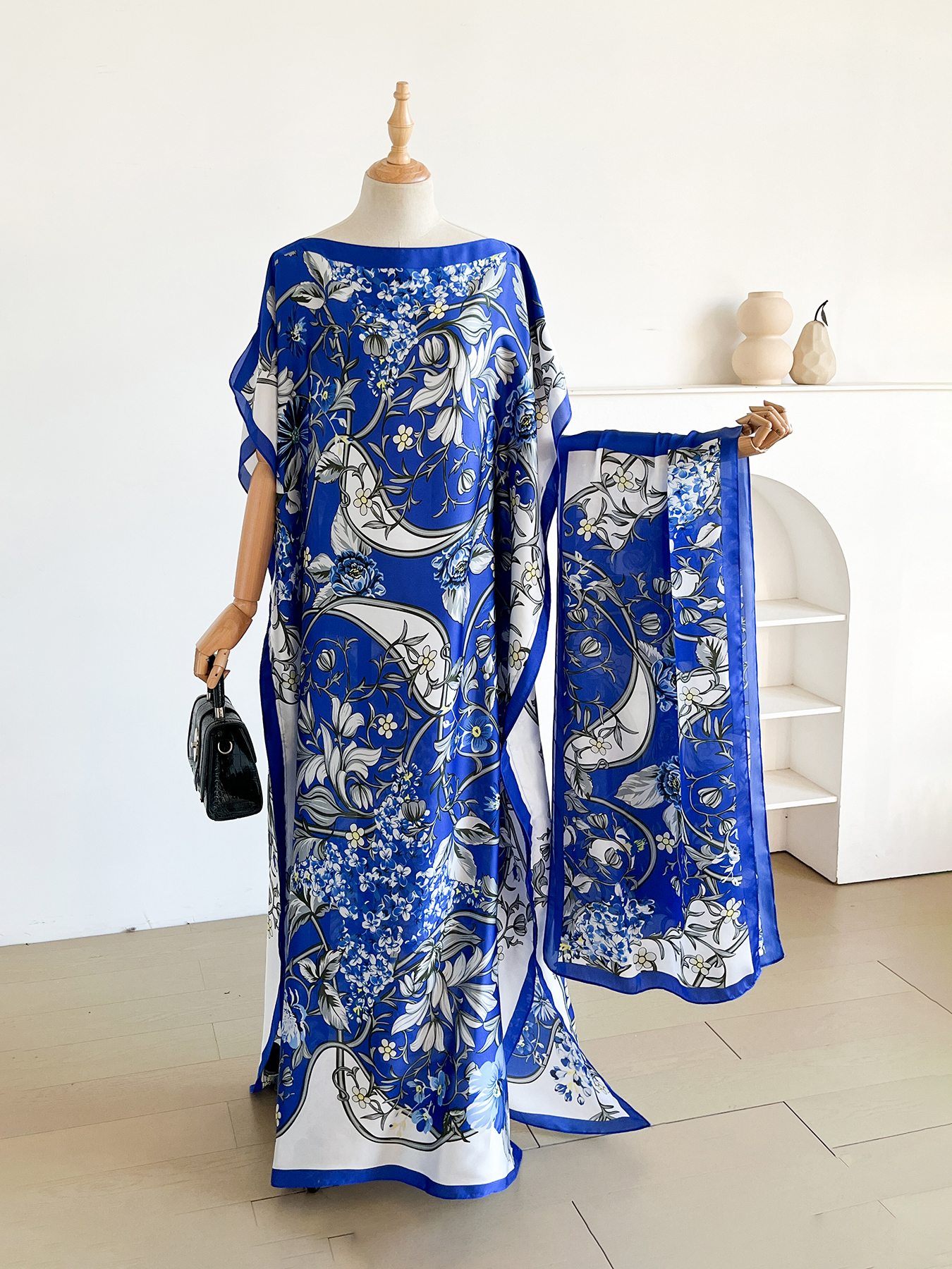 Ensemble Abaya et Foulard en Satin à Imprimé Floral Vintage, Kaftan Ample à Manches Chauve-Souris pour Femmes Musulmanes, Idéal pour l'Été, le Quotidien, la Plage et les Vacances