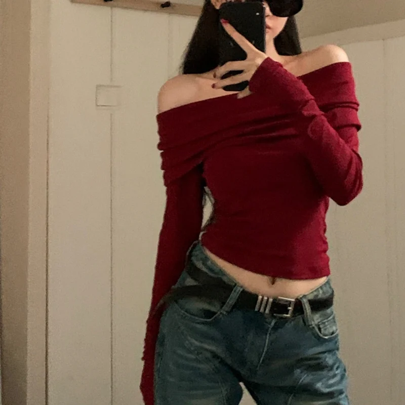 T-shirt tricoté à manches longues pour femmes, épaules dénudées, hauts Sexy, couleur unie, élégant, nouvelle fille épicée, Slim Fit, haut court rouge, automne hiver