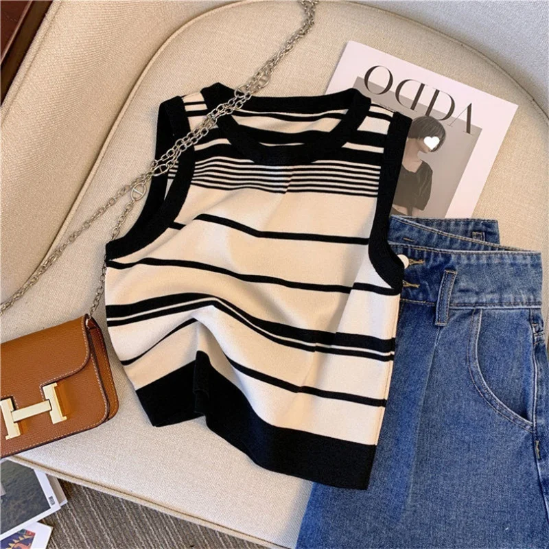 Débardeur tricoté rayé sans manches pour femme, style crop top, collection Printemps-Été 2026, tenue décontractée Y2K pour adolescente