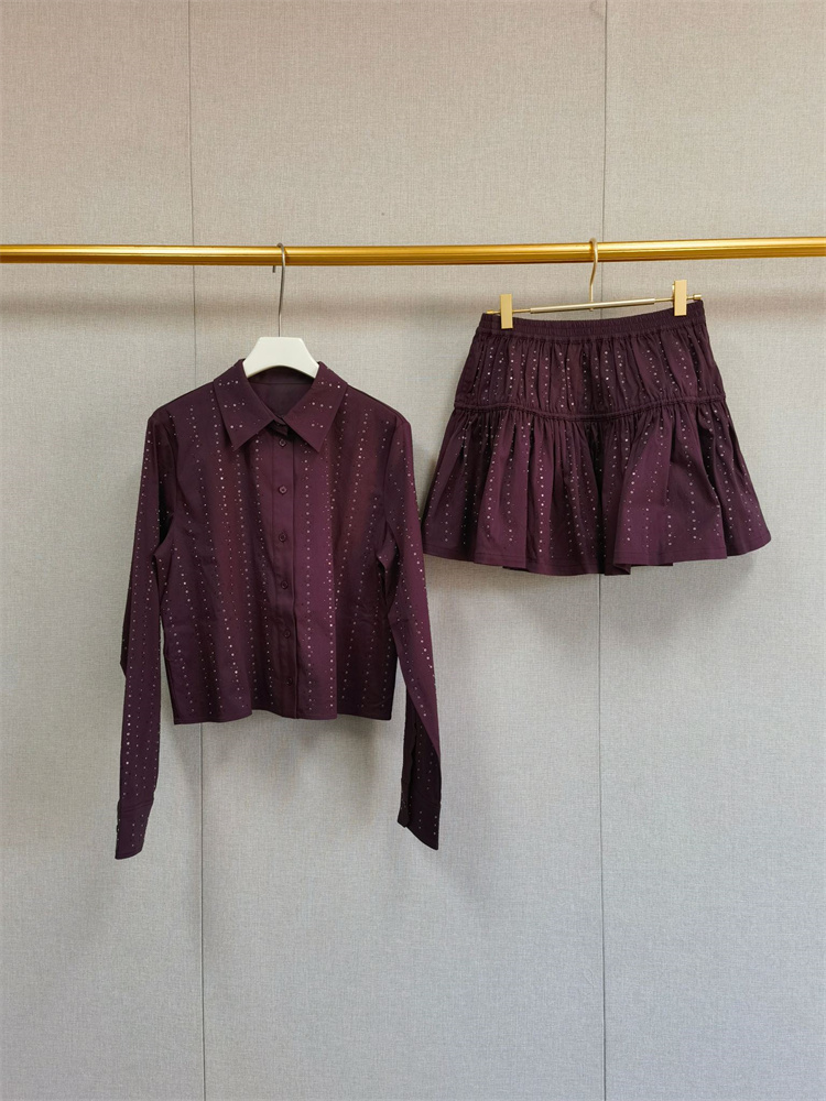 Haut simple boutonnage pour femme ou mini-jupe plissée évasée à taille élastique pour femme, chemise rayée verticale ornée de strass